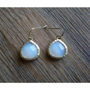 💸💸💸Opalescent drop earrings